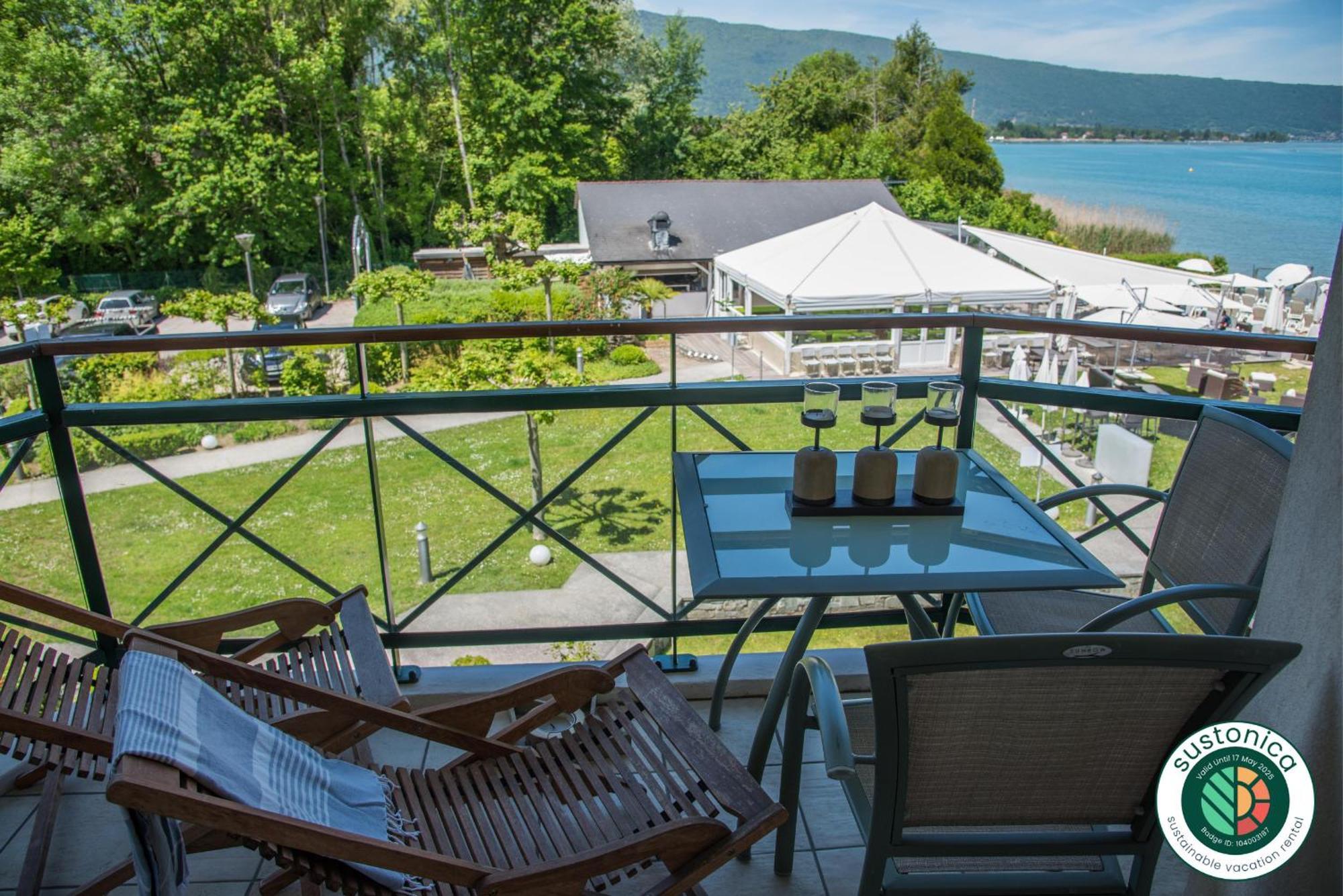 La Baie Des Voiles: Lakefront Apartments on Annecy Duingt Exterior photo